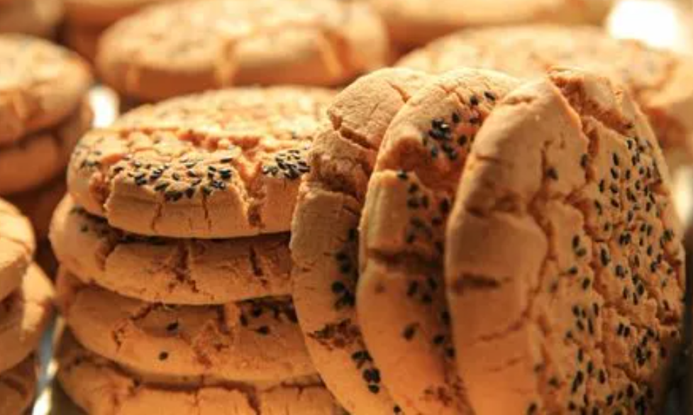 萬工機(jī)械設(shè)備廠家淺談桃酥機(jī)所具備的特點(diǎn)